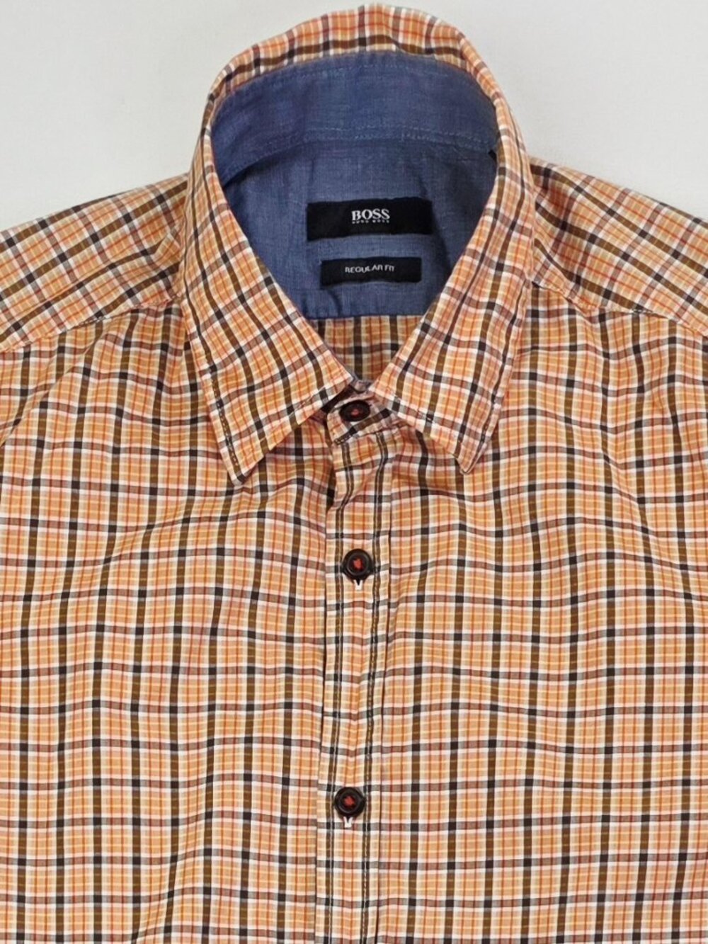 Hugo Boss Regular Fit Peach Red Brown Plaid Logo Tag Short Sleeve Men Size Small